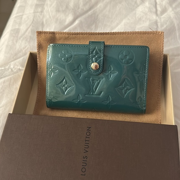 Louis Vuitton Vernis Leather French Wallet - Picture 1 of 16